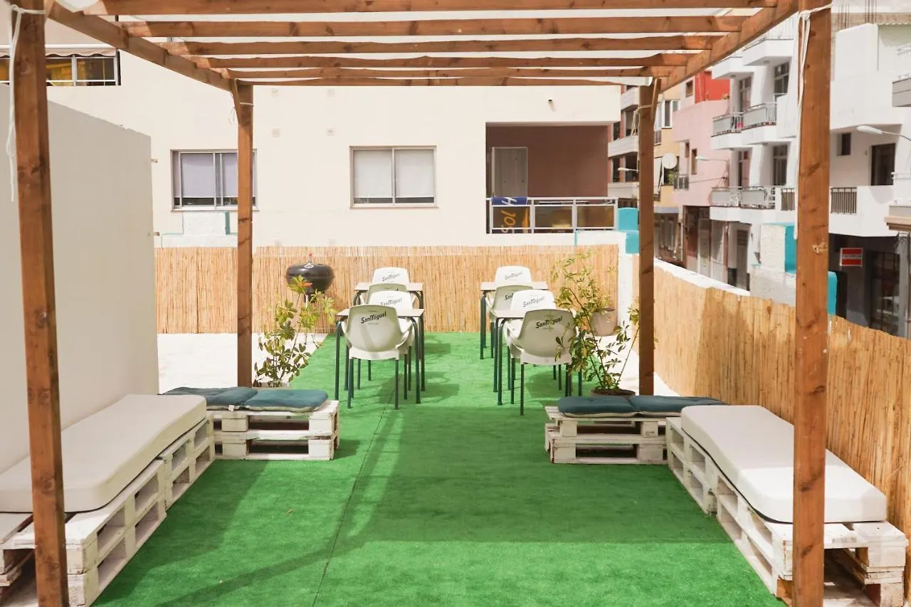 Single Fin Surf Hostel Arona